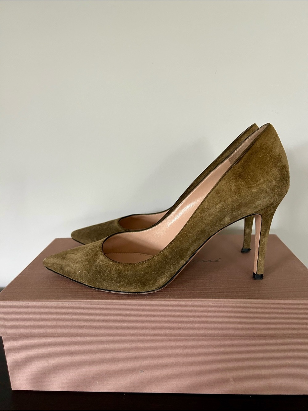 Gianvito Rossi 85mm suede pumps